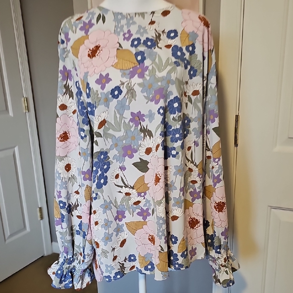 Elegant Floral Women's Blouse